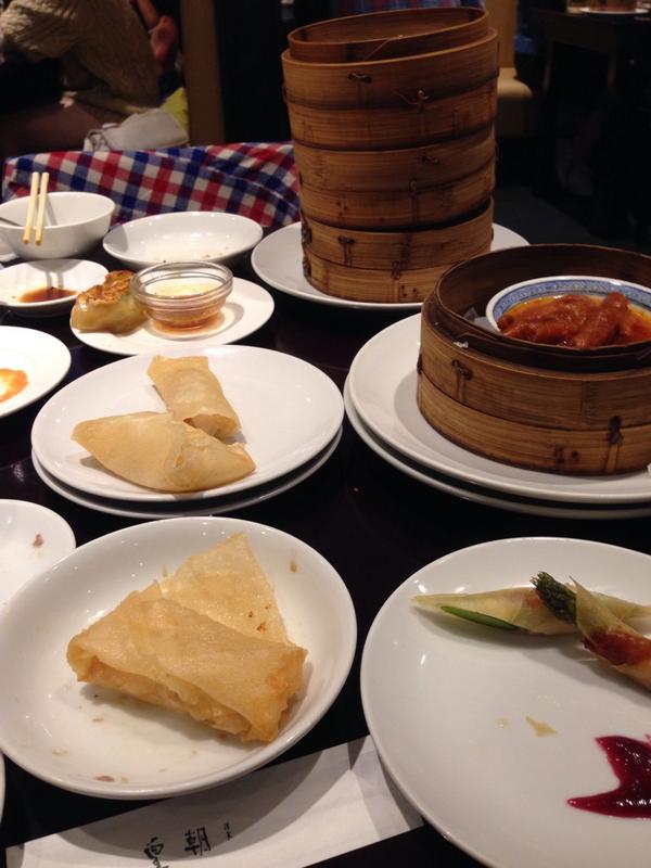 慶大 学食研究会 皇朝 横浜中華街 1790円で飲茶食べ放題 なんと時間無制限 黄金伝説やぐるなびランキング上位 食事中もテレ東の取材が 全て出来たてアツアツサクサク 中の人は2時間40分滞在してました 笑 Http T Co Y8s98kwzvh