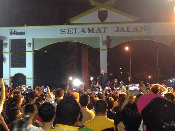 Embedded image permalink