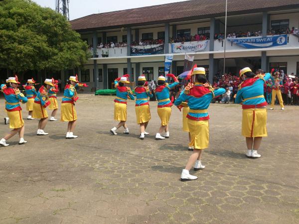 Variasi formasi peserta 001 tingkat SMA.
