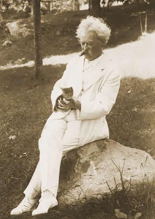 TwainHouse's tweet photo. "When a man loves cats, I am his friend and comrade, without further introduction." MT #MewseumMonday #museumCats http://t.co/r1qt2Zm8L9