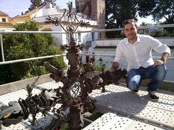 mjbm1988's tweet photo. Mi primera obra #cruzdelacerrajeria #Metisrestaura. http://t.co/3ZoHBtbH19