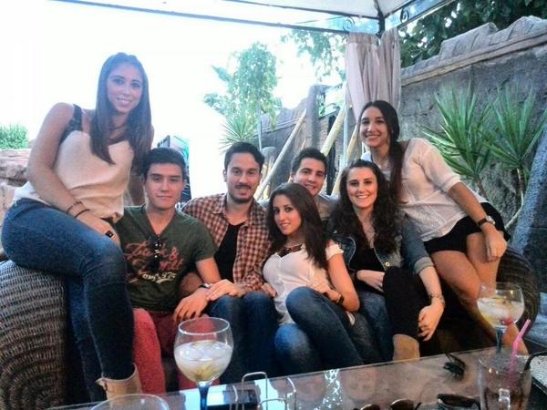 Jesus7R's tweet photo. Buena tarde d Pacto ayer @estefylozano @SergioLorente2 @pedroomarin  @Paula_MolinaL @SoniaGomezLopez @MariacoMeseguer http://t.co/G7JP4k2MQD