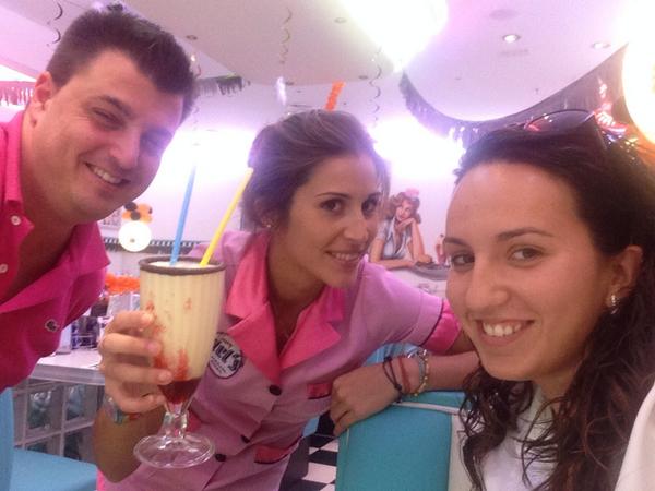 ENOHALES's tweet photo. TRUCO O TRATO!!!!@tommymels ya tenemos nuestro premio 😊😍 http://t.co/T7pbMxFP8h