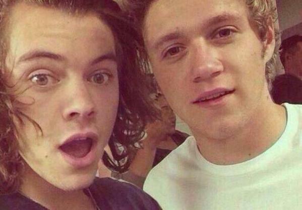 Harry_RPGDSL's tweet photo. je quitte desolee, bye. http://t.co/z2tM6tABNj