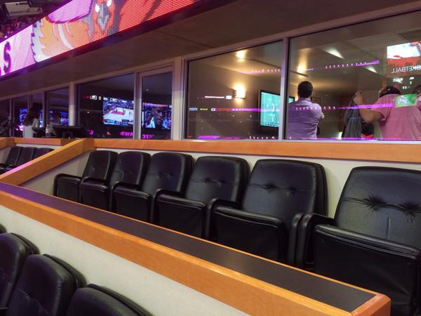 CHSN__'s tweet photo. These seats could be yours for a #Bulls/#Blackhawks game, along w/ other suite tix: http://t.co/O6ULZtK5sr #CSN10 http://t.co/pV94vmAqQQ