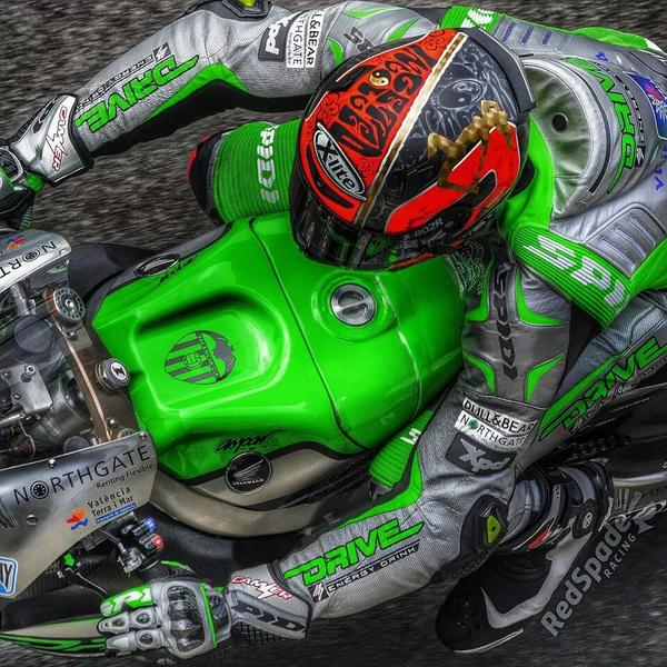 Dazmoto748's tweet photo. @leoncamier Awesome shot of you dude #redspaderacing http://t.co/aoNe93cZah