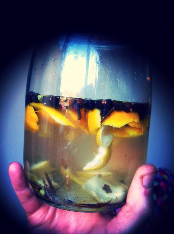 HarveyGRobinson's tweet photo. Home brew, day 1. Courtesy of @Nic_Lamont and Paddy. http://t.co/wCzZM39faC