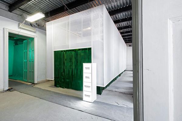 designboom's tweet photo. #budapest's @kiss_miklos constructs @heineken pop-up #store at #designhet #architecture http://t.co/9glS8mZMrT http://t.co/47OyGGO5AE
