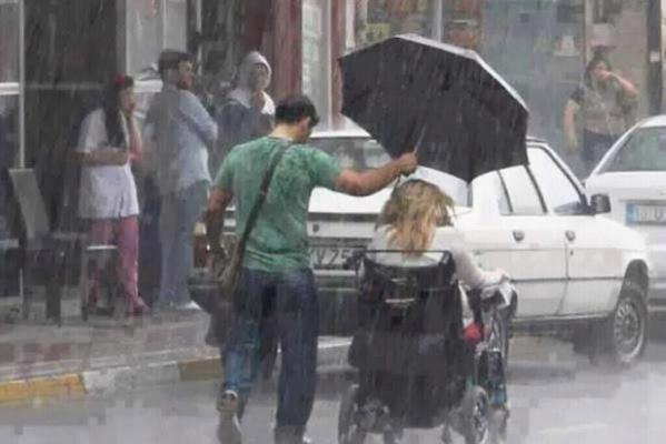 ربما شقيقها !! صديقها !! زوجها 
المهم أنه .. رجــــل "