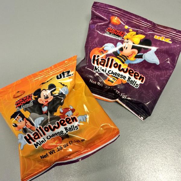 WDWSthrnBelle's tweet image. These are the bomb dot com. They're even cooler bc Mickey. #AlwaysSnacking #DisneyIsBetter