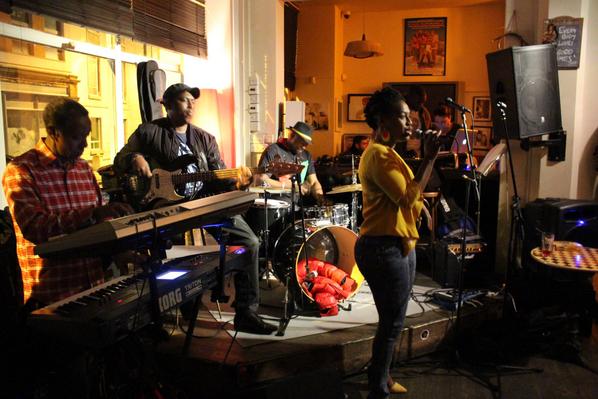 iluvlive's tweet photo. #iluvliveNOTTS pics - @JamieJoseph | @claredovemusic | Lisa Hendricks | Little Man - cc @Ms_Tempz http://t.co/t1LIMg48Ow