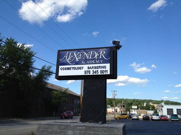 mrussem's tweet image. Perhaps we shouldn&apos;t be so quick to encourage accessible OpenType features. #AdobeTypeUI