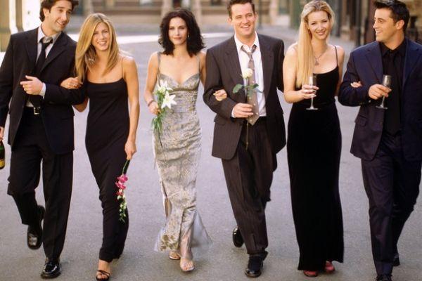JOEdotie's tweet photo. All 236 episodes of Friends to be on Netflix real soon http://t.co/zTSaprm7QW http://t.co/t74iwpKUSi