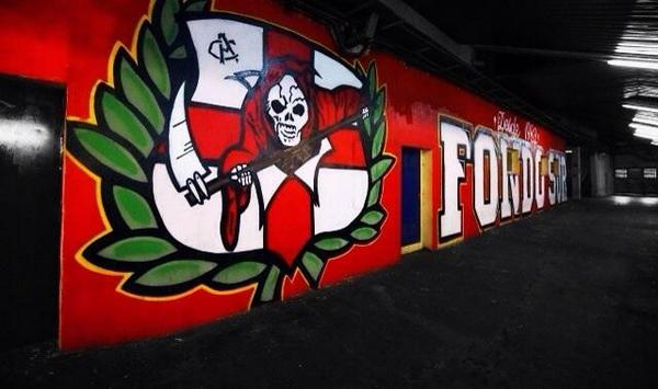 FA82Oficial's tweet photo. Fondo sur, donde los sueños se viven intensamente. #DaUnPasoAlFrente http://t.co/k9YVYvXmws