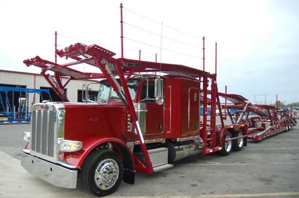 ECTTS's tweet photo. It was a bit overcast today, but this #Peterbilt carhauler certainly brightened things up. #ectts http://t.co/7Bi1obCPG9