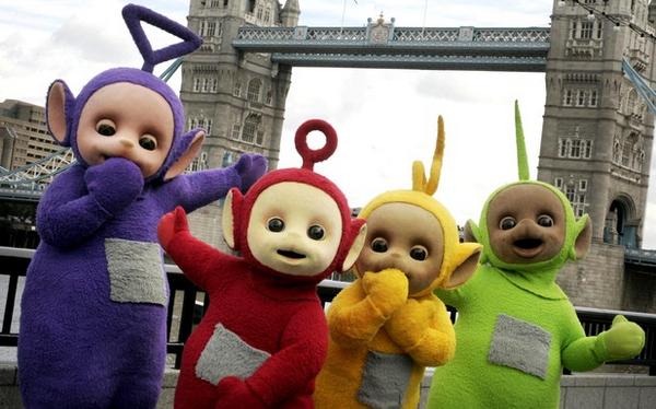 innocent's tweet photo. Clothing with an in-built screen? Familiar...#TheApprentice http://t.co/RC1gylBFHg