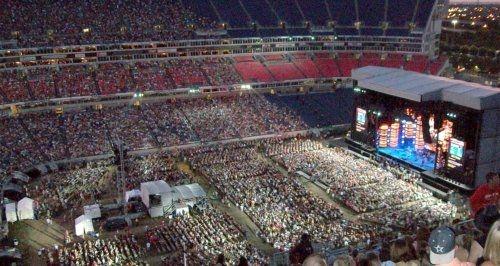 <a href="/Alayna924/">🖤Alayna🎸</a> Please go out &amp; C Alayna live Now! I ask U which way would U rather C Her? left Now, right later?