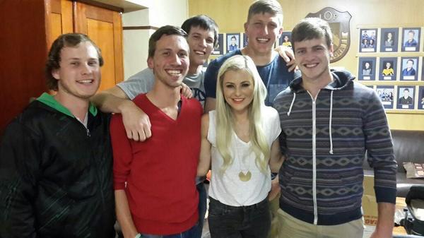 Leka Karlien!!!! Leka Caledon!! #karlienvanjaarsveld #vloer4 #helshoogte <a href="/KarlienVanJ/">KarlienvanJaarsveld</a>  <a href="/Frehan17/">Frehan Swanepoel</a>  <a href="/kobus_van_dyk/">Kobus van Dyk</a>