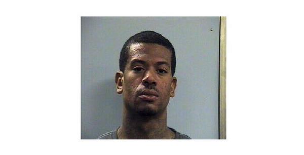 LEX18News's tweet photo. #LexingtonPolice are searching for this missing inmate | http://t.co/CpftnBqz4T http://t.co/lfWju05P10