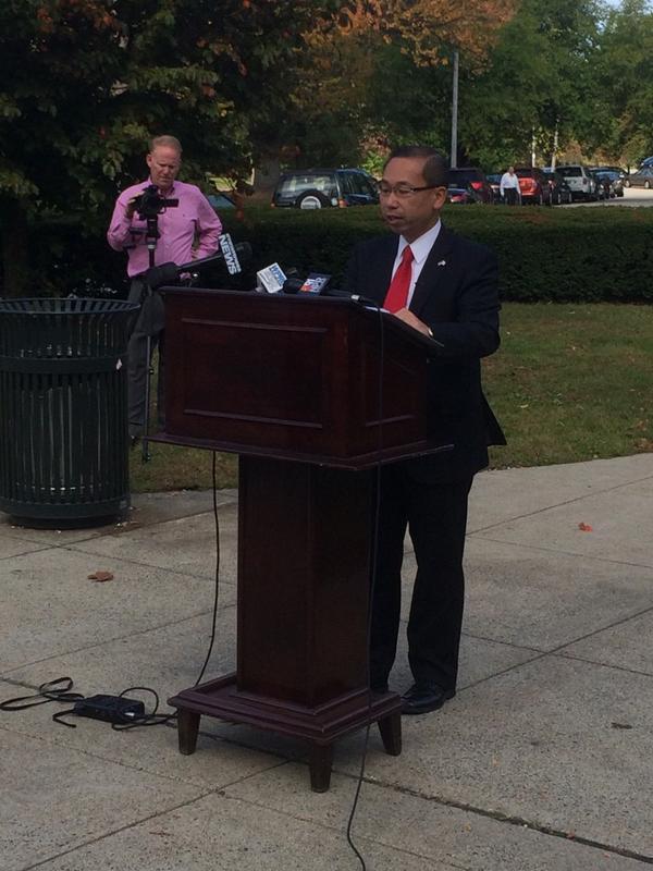 RobertJCoupe's tweet photo. Discussing sales tax reduction to create jobs in RI. @FungForGovernor #OpenForBusiness http://t.co/tPriRT3OlN