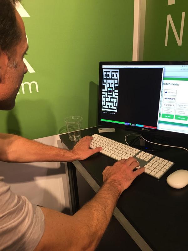malekzadeh's tweet image. .@jaymonsf playing #pacman on a Quanta switch running #CumulusLinux ! Yes, you can do that too! @CumulusNetworks