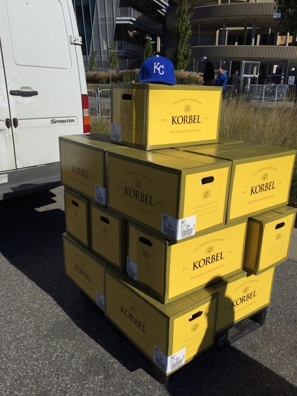 andypblack's tweet photo. @610SportsKC Let's Go Royals! #ALCS #champagne #BeRoyalKC #korbel http://t.co/9ZvR2DhKKD