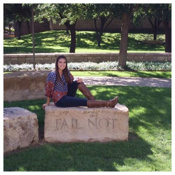aspenrivera's tweet photo. One of my favorite parts about this weekend was the beautiful rock formation as I left campus. 💜 #ACU19 #FailNot http://t.co/amcBLqHWFq