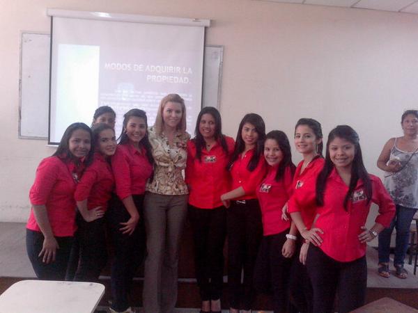 yanelyvc's tweet photo. @FabiolaGuerrer0. Gracias prof por sus enseñanzas.. Estamos agradecidas http://t.co/JRlIIoILuq