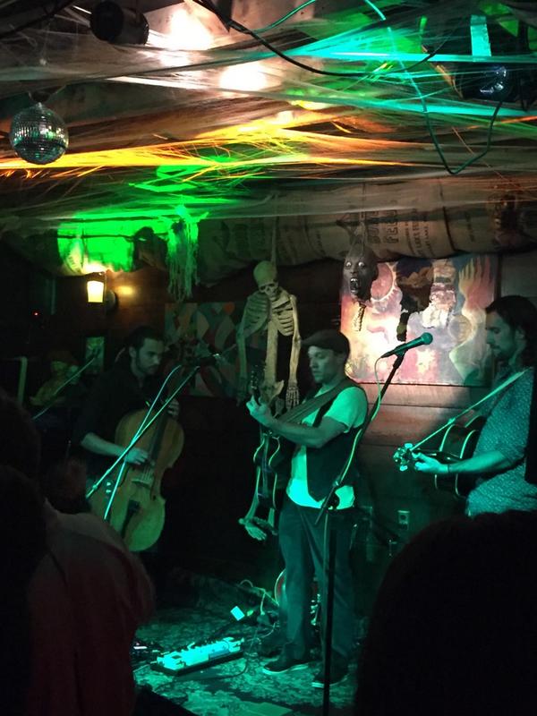 crystalwisco's tweet photo. Nothing beats a Tuesday night at the brown Baer with these guys.. Great show @RyanMontbleau @tallheights http://t.co/Q9HDs8tTHA
