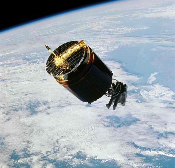 PBSChannel13's tweet photo. @NASA @eHardinda @JanetCBrennan @McCaspeer @ZeroGravityKyle @anthonyadams132 @BlakHouz @iAmKayRochelle @Twitanostra http://t.co/qAbAoFgxMG