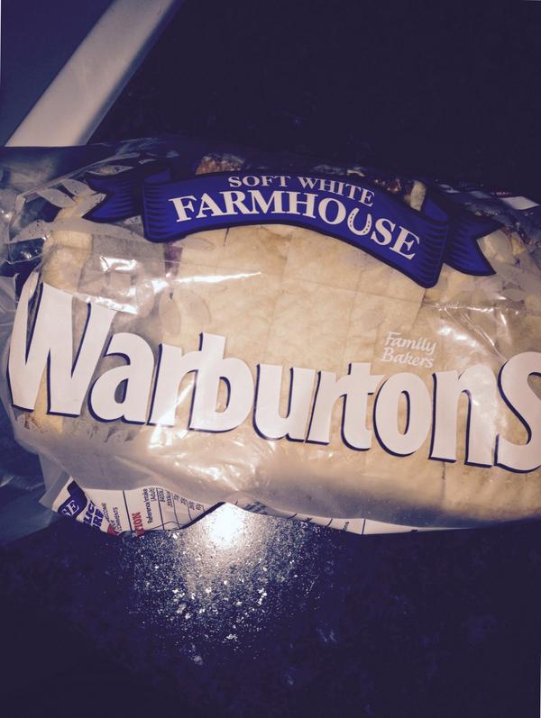 Nadineyxxx's tweet image. Buzzing babes @leighirving25xx #bestbreadever #bestsausagesandwichever