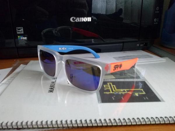 Magueca69H's tweet photo. Vendo gafas spy a 8€unidad mas informacion mencionarme http://t.co/YZv4fisi6O