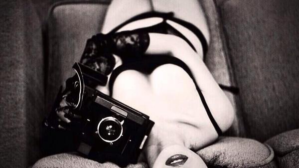 adlesicandrea's tweet photo. #photography #girlswithcamera Say cheese๐ http://t.co/1ZXR34nYl0