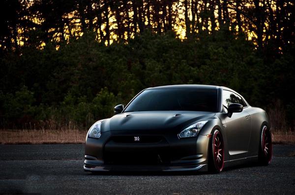 carpxrnpicx's tweet photo. GT-R 👌😍 http://t.co/r5w0SElt4N