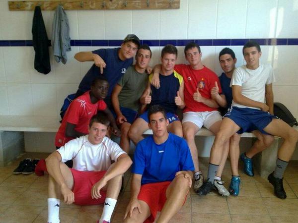 93Raiko's tweet photo. Felicidades ermano @pipicabello pasatelo en grande figura* http://t.co/1H69dM2UB9