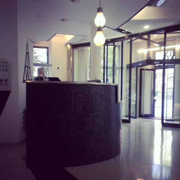 NoraPartl's tweet photo. der hipste Frisör in Graz #druckwelle #graz #coiffeur http://t.co/tv3prSIwLY