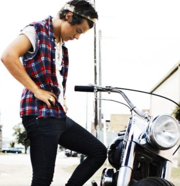 Harry (@_harrystylcs_) on Twitter photo 