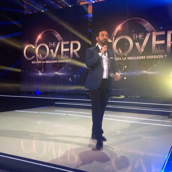 C8TV's tweet photo. #TheCover c'est parti avec @Cyrilhanouna ! N'oubliez pas de télécharger l'application #D8 pour voter ! @TheCoverTV http://t.co/QwYBYRDf6w