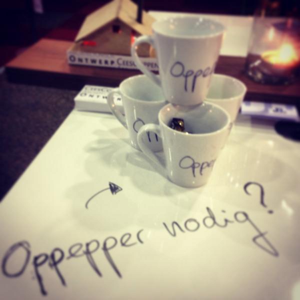 CvJONOP's tweet photo. In onze stand delen we oppeppers uit: lege koffie- of theekopjes met een afspraak om die eens bij ons te komen vullen http://t.co/a0WSpg2eUC