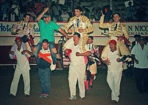 Puerta grande para todos
clarintaurino.com/puerta-grande-…
<a href="/LEANDROSEGURA5/">leandro de andalucia</a> <a href="/prensamanuell/">Prensa Manuel L</a> <a href="/AntonCortesV/">Antón Cortés</a> 
Por Diego Caballero