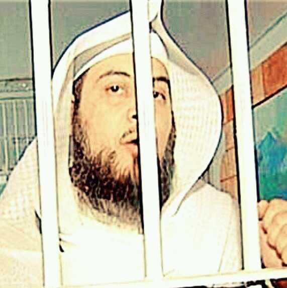 i__mah's tweet photo. #طرد_العريفي_من_جامعة_سعود
في رأيي الطرد لايكفي فهذا فكره قذر يدس السم في العسل أينما حل أتمنى أعتقاله http://t.co/GQhdM2j6KC