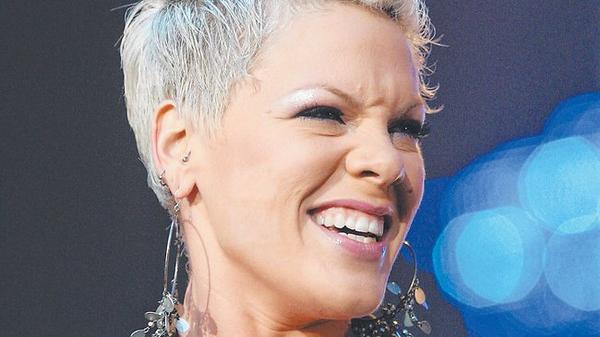 PinkReactions's tweet image. When someone i hate is rolling down the stairs
#PinkReactions