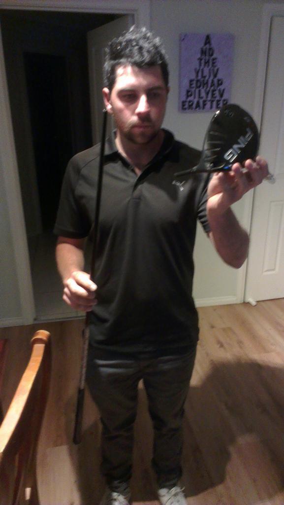 b_alts's tweet photo. @PingTour any ideas why this happens when u flush one down the middle? http://t.co/tmn0quAzf5