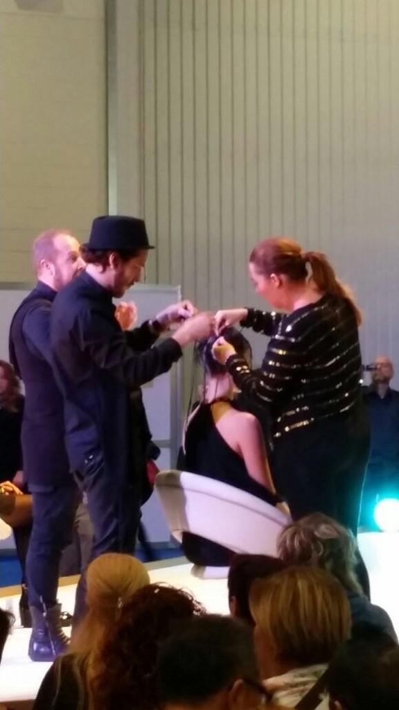 JessicaNeil5's tweet image. #stagework #loveit #sebastian #cultteam #saloninternational2014 #khhair #hairhour
