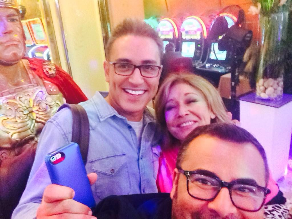 cúbico Confesión Armonioso Kiko Hernández on Twitter: "“@jjaviervazquez: En Bingo Las Vegas a echar  unos cartones. Es nuestro particular Taj Majal. http://t.co/kRfAxLn3Dq”" /  Twitter