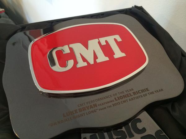 My <a href="/CMT/">CMT</a> award I received with @LukeBryanOnline for our rendition of "Oh No/All Night Long" bit.ly/lr-cmt