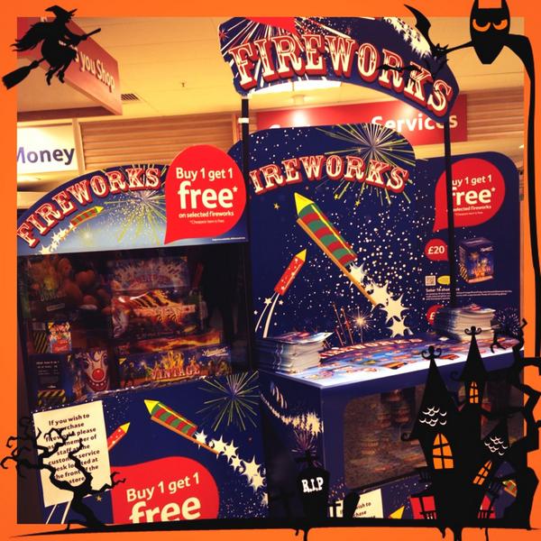 Fantastic firework launch from <a href="/jamesol86/">James O'Leary</a> and the non food team!!! Get your fireworks at Bishops Stortford Tesco 🎉🎊🎉🎃