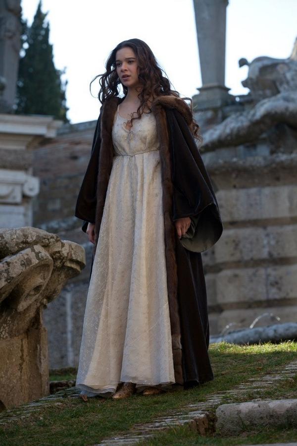 steinfram's tweet image. Hailee Steinfeld's outfits as Juliet in @romeojulietfilm