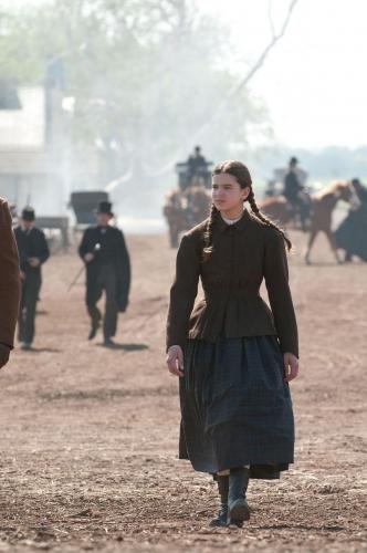 steinfram's tweet image. Hailee Steinfeld's outfits as Mattie Ross in #truegrit