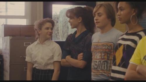 steinfram's tweet image. Hailee Steinfeld's outfits as Talia in #shesafox